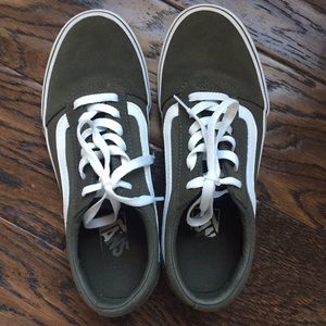 Van’s Ward Women’s Suede Skate Shoes| Size 8